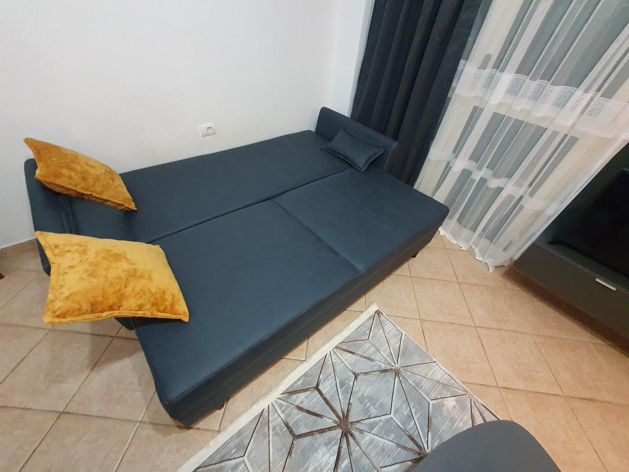 Me Qera Lungomare Medem1 Apartment